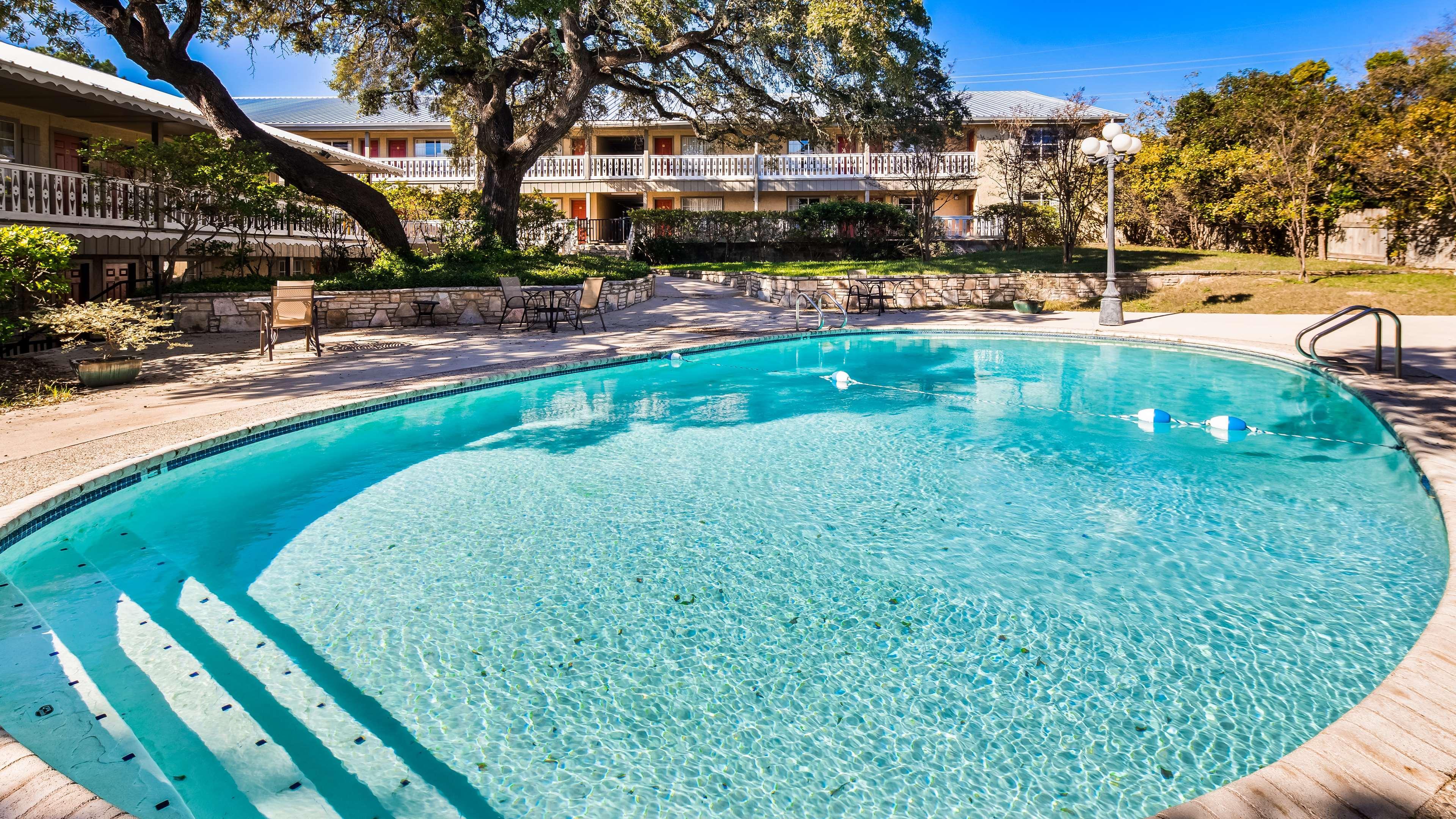 Best Western Sunday House Inn Kerrville Exteriör bild