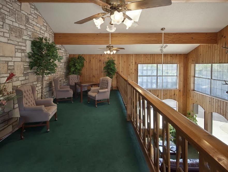 Best Western Sunday House Inn Kerrville Exteriör bild