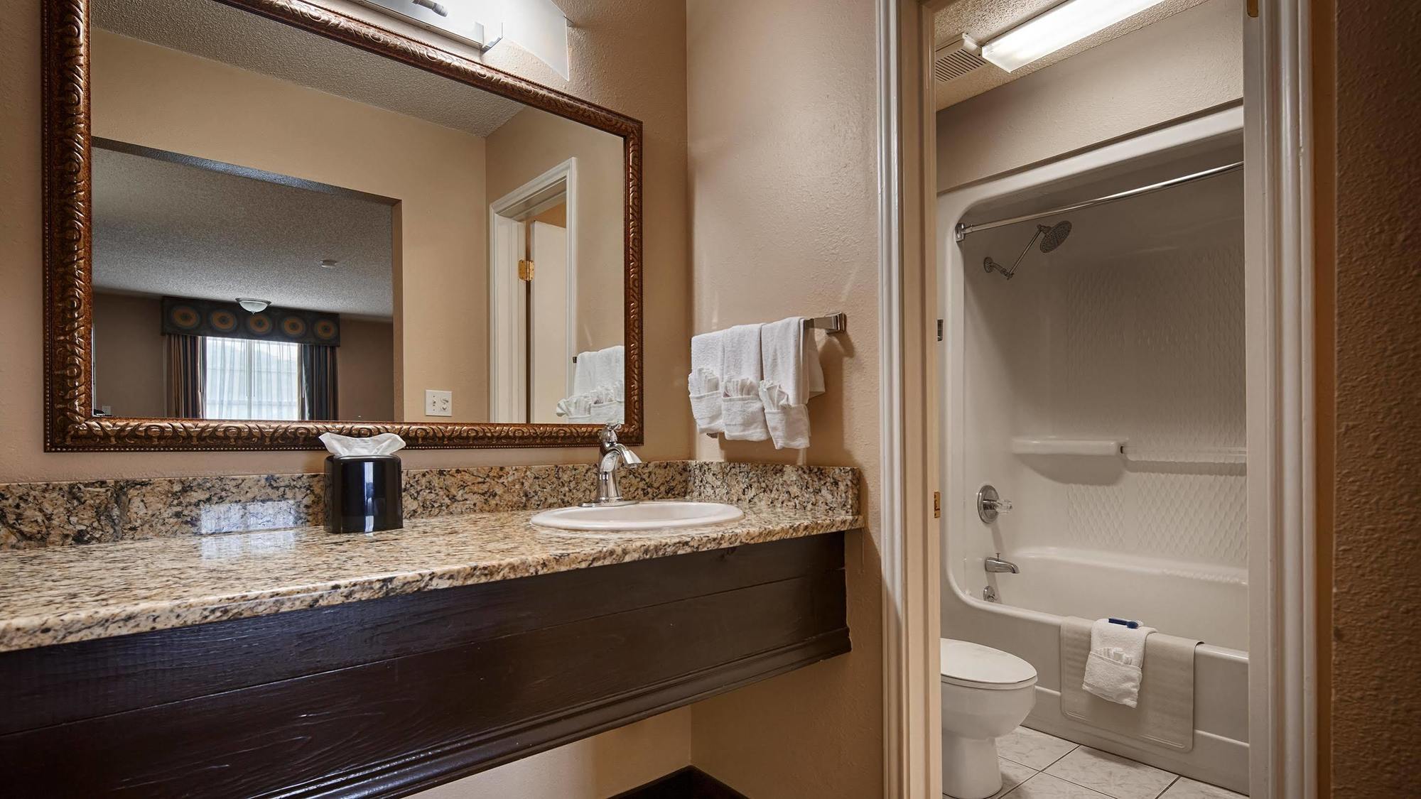 Best Western Sunday House Inn Kerrville Exteriör bild