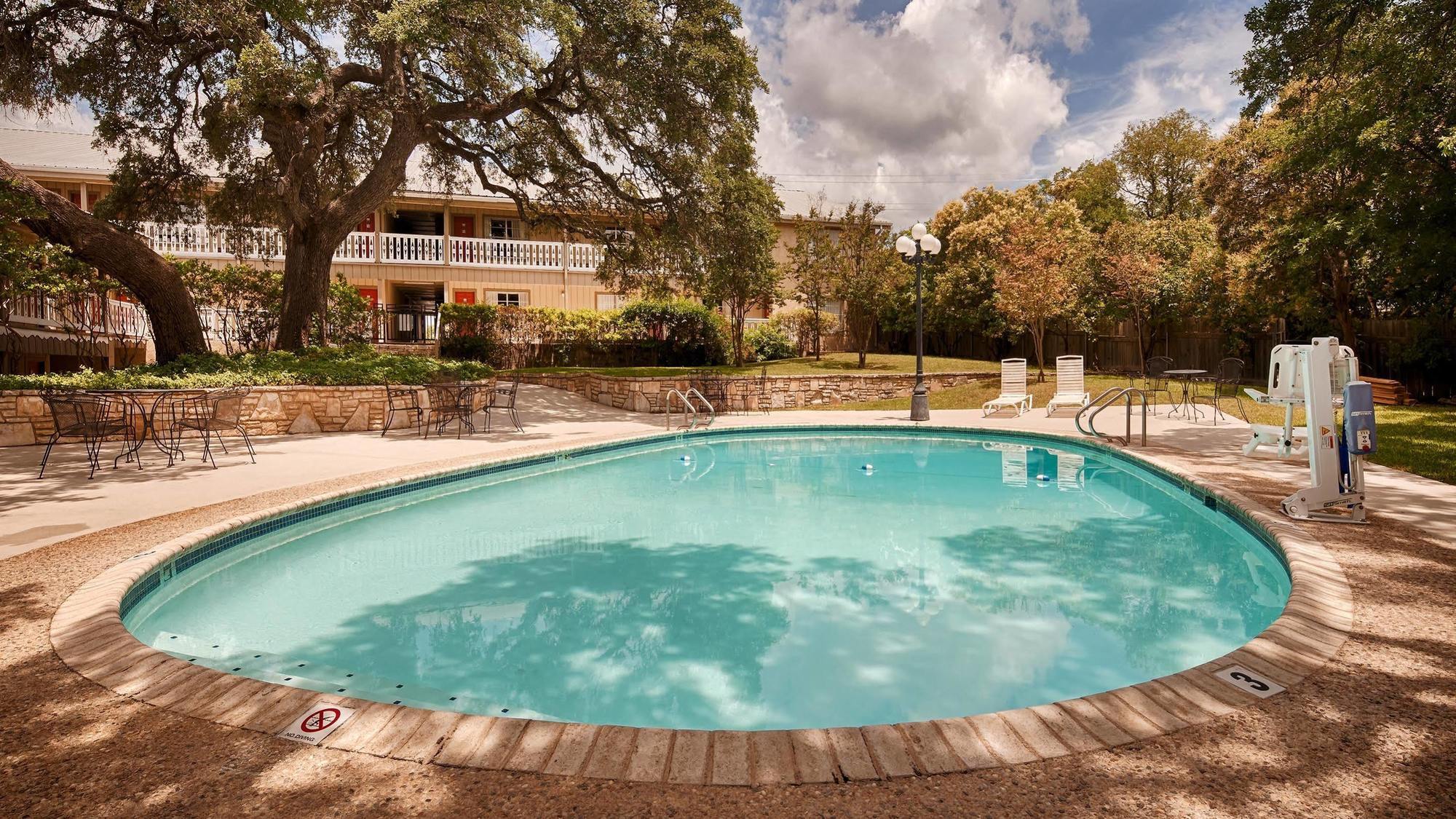 Best Western Sunday House Inn Kerrville Exteriör bild